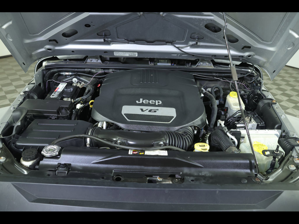 Used 2014 Jeep Wrangler Unlimited Sport AWD/4WD image 16