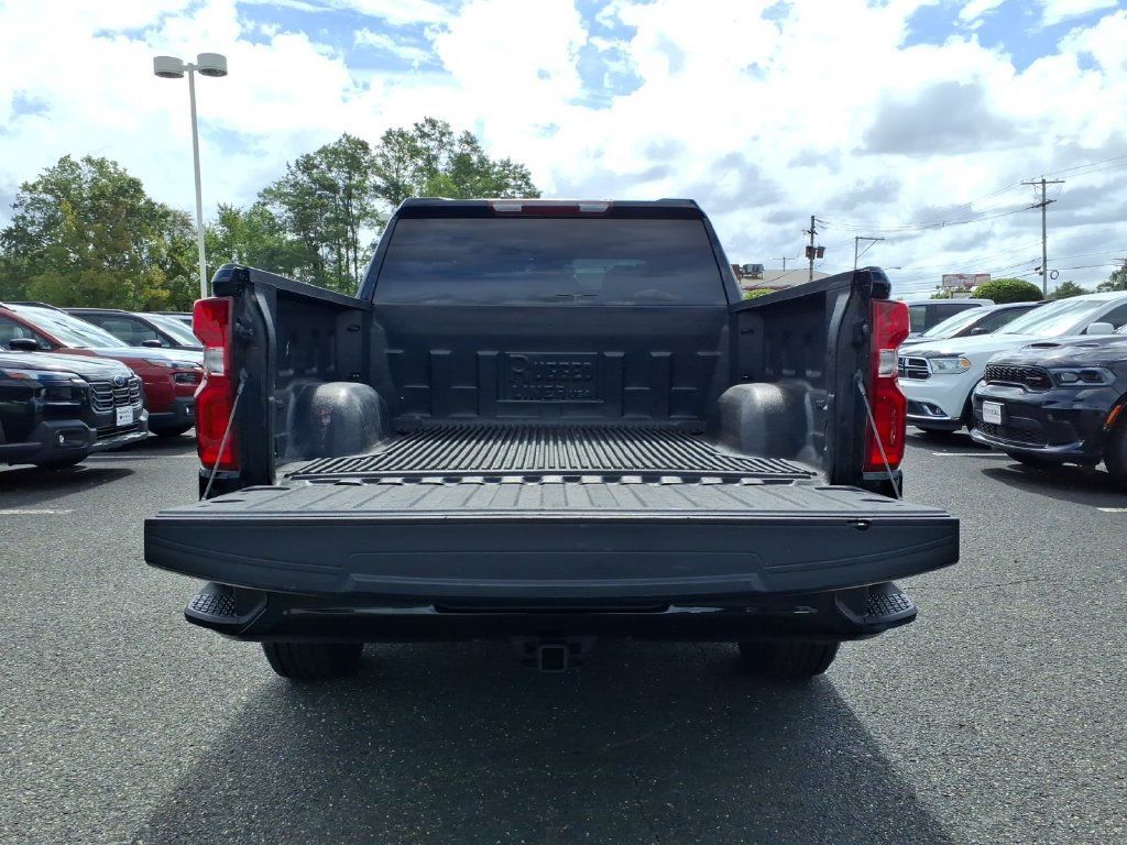 Used 2023 Chevrolet Silverado 1500 RST AWD/4WD image 16
