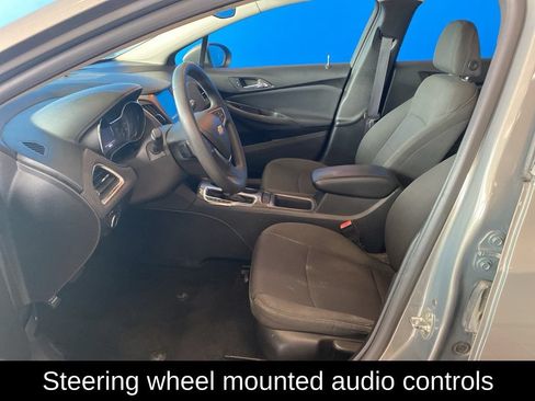 Used 2017 Chevrolet Cruze LT FWD image 10