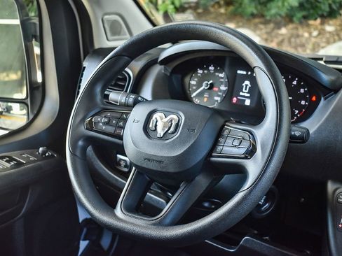 Used 2025 RAM ProMaster 2500 w/ Convenience Group image 21