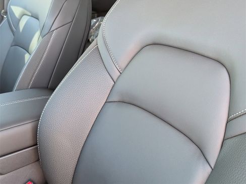 New 2025 Nissan Pathfinder SL image 17