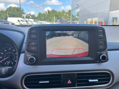 Used 2021 Hyundai Kona SE FWD image 10