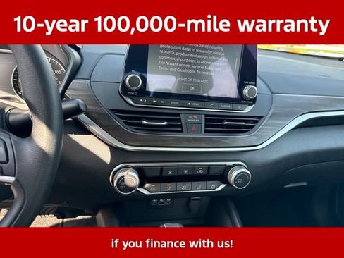 Used 2025 Nissan Altima 2.5 SV FWD image 32