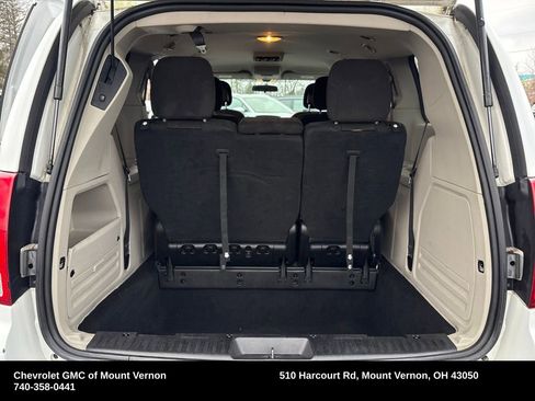 Used 2016 Dodge Grand Caravan SXT image 25