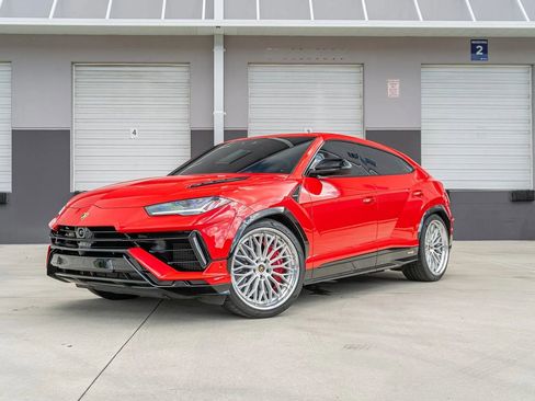 Used 2023 Lamborghini Urus S AWD/4WD image 2
