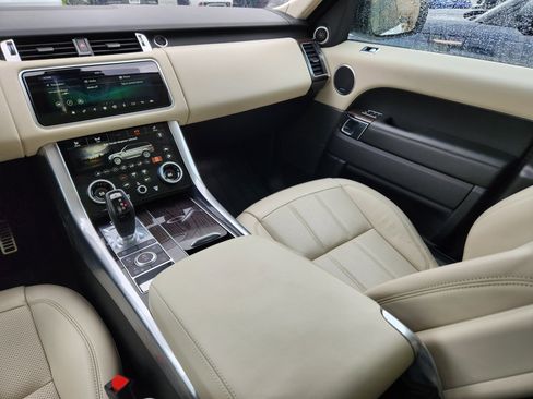 Used 2020 Land Rover Range Rover Sport HSE Dynamic image 14