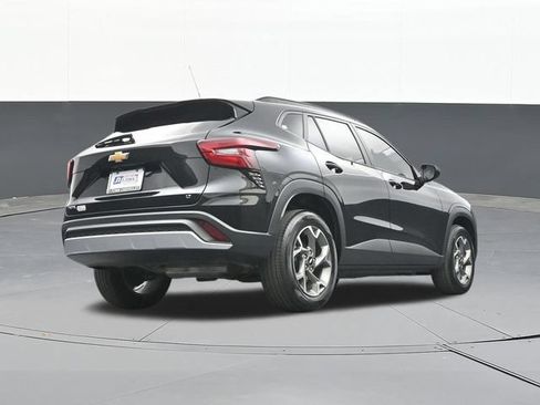 Used 2026 Chevrolet Trax LT w/ LT Convenience Package FWD image 44