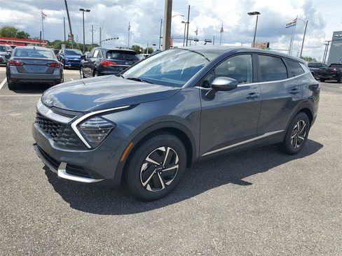 New 2025 Kia Sportage LX image 2