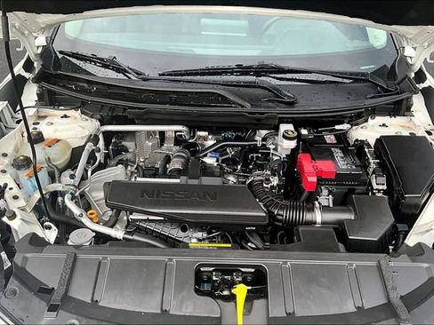 Used 2025 Nissan Rogue S AWD/4WD image 29