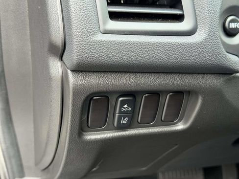 Used 2025 Mitsubishi Outlander Sport ES AWD/4WD image 18