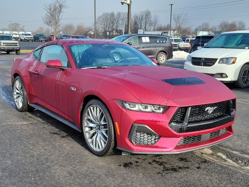 Used 2025 Ford Mustang GT Premium image 2