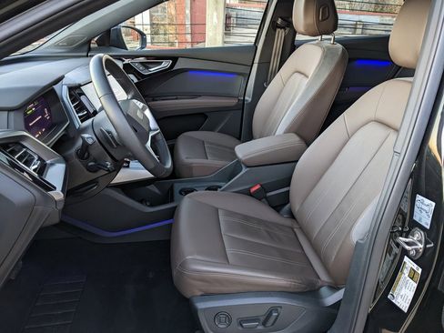 Used 2024 Audi Q4 e-tron Prestige w/ Black Optic Package image 11