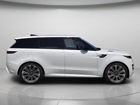 Used 2024 Land Rover Range Rover Sport Dynamic SE AWD/4WD image 3