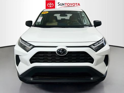 Used 2024 Toyota RAV4 LE FWD image 10