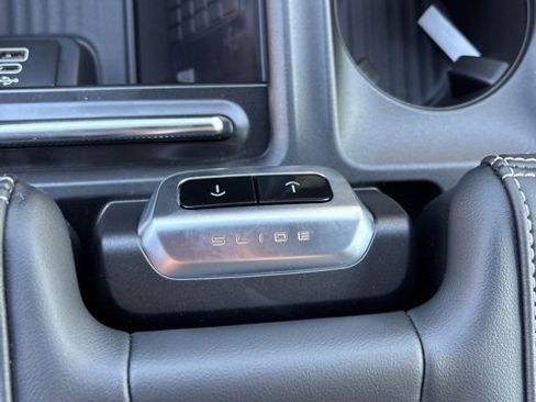 New 2025 Ford Expedition Platinum w/ Stealth Performance Package image 27