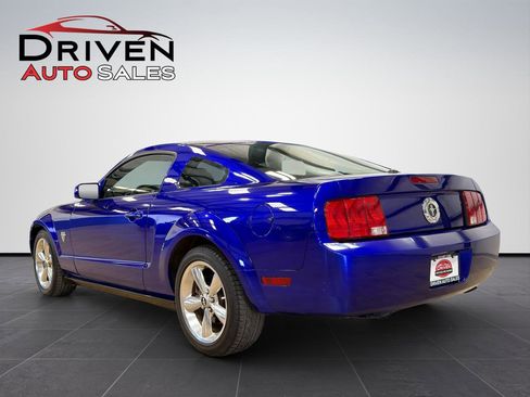 Used 2009 Ford Mustang Coupe RWD image 4