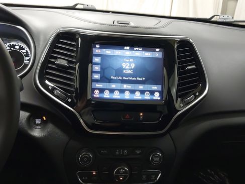 Used 2022 Jeep Cherokee Limited image 20