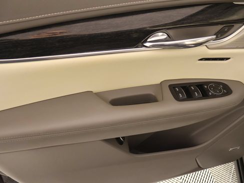 Used 2022 Cadillac XT6 Premium Luxury w/ LPO, Floor Liner Package AWD/4WD image 18