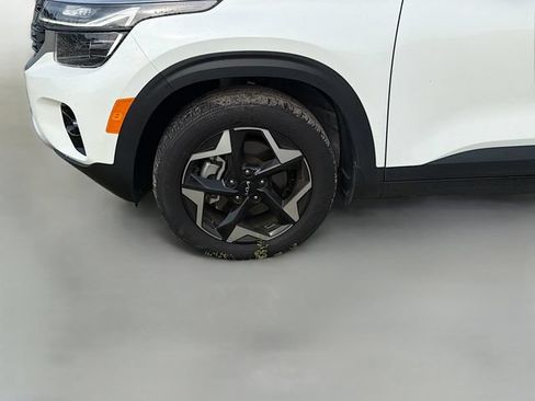 Used 2025 Kia Seltos EX AWD/4WD image 15