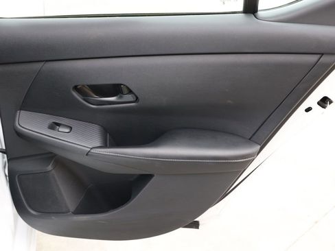 Used 2024 Nissan Sentra SV FWD image 18