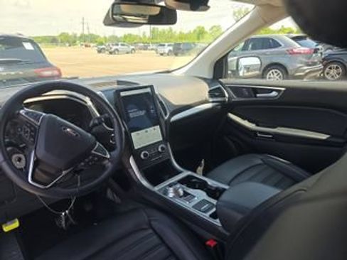 Used 2024 Ford Edge SEL w/ Convenience Package AWD/4WD image 5