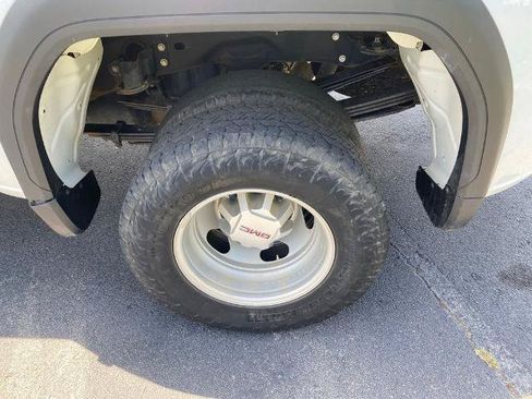 Used 2024 GMC Sierra 3500 Pro AWD/4WD image 30