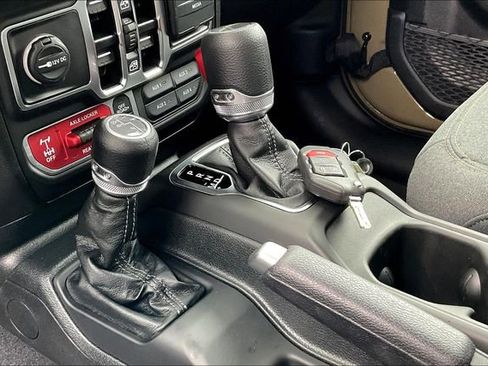 New 2025 Jeep Gladiator Willys image 28