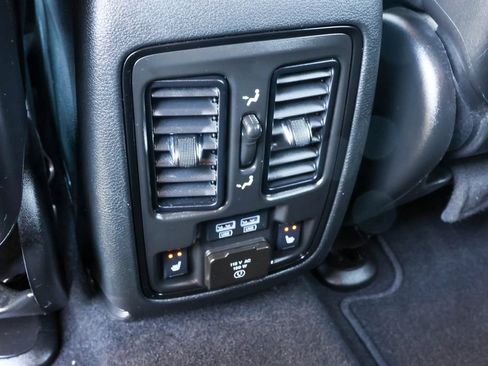 Used 2025 Dodge Durango GT AWD/4WD image 21