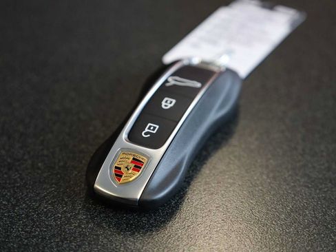 Used 2026 Porsche Panamera RWD image 43