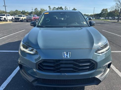 Used 2023 Honda HR-V Sport image 3