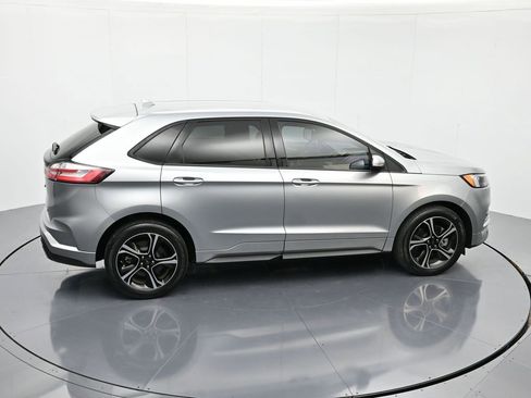 Used 2020 Ford Edge ST image 32