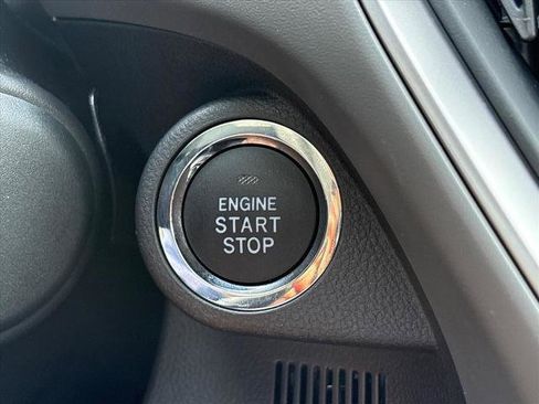 Used 2025 Subaru Crosstrek 2.0i Premium image 18