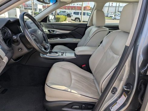 Used 2018 INFINITI Q70 L 3.7 image 17