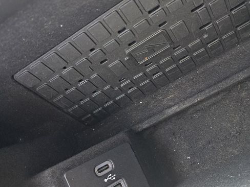 Used 2023 Lincoln Navigator L Reserve AWD/4WD image 32