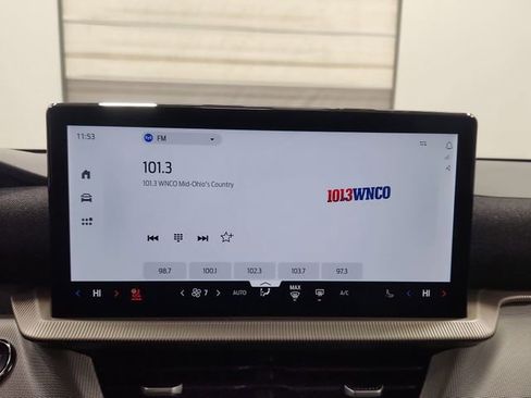 Used 2025 Ford Explorer Active w/ Active Comfort Package image 13