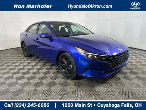 Used 2023 Hyundai Elantra SEL w/ Preferred Accessory Package image 1