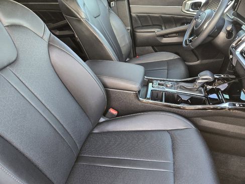 Used 2023 Kia Sorento SX image 19