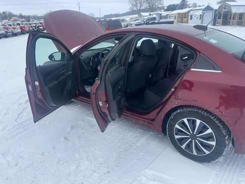 Used 2015 Chevrolet Cruze LT image 11