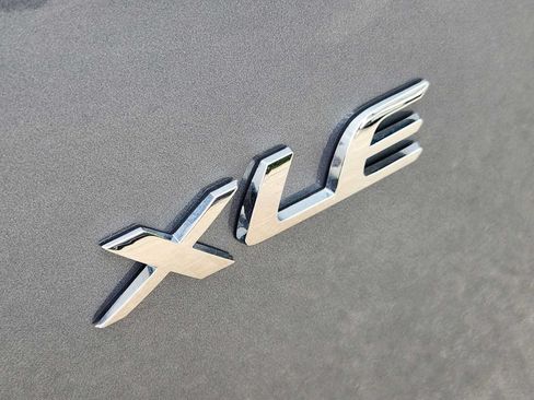 Used 2026 Toyota Corolla Cross XLE FWD image 11