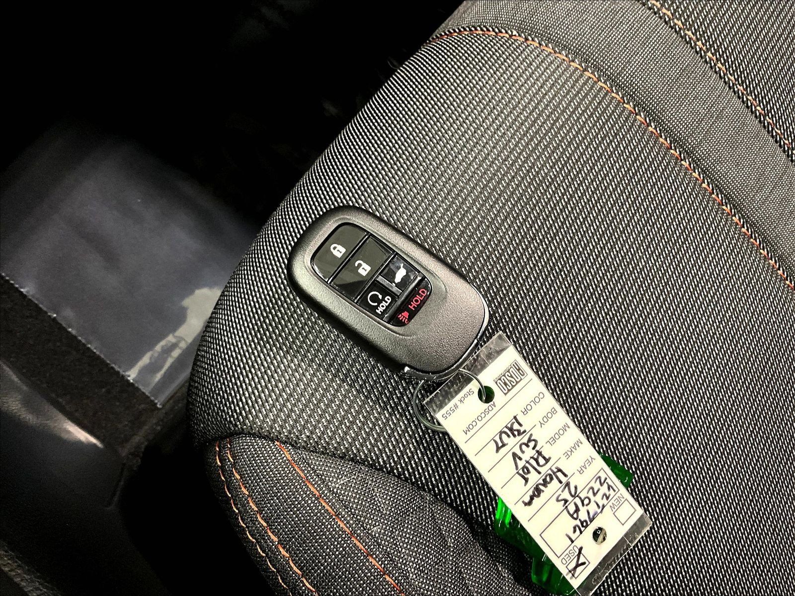 Used 2025 Honda Pilot Sport image 35