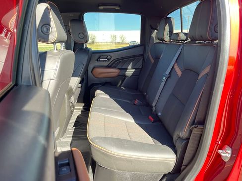 Used 2024 GMC Canyon AT4 w/ Technology Package image 27