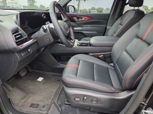 Used 2024 Chevrolet Traverse RS FWD image 4