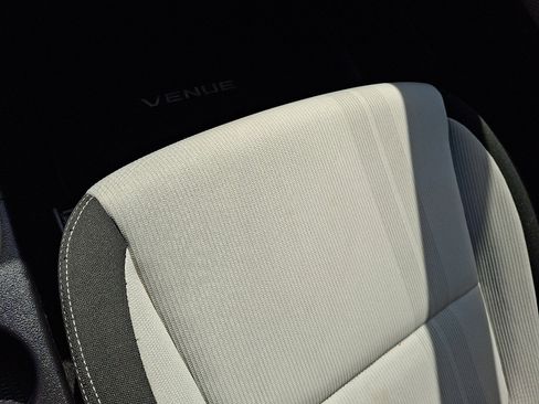 Used 2020 Hyundai Venue SEL image 26