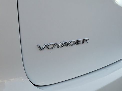 Used 2024 Chrysler Voyager LX image 22
