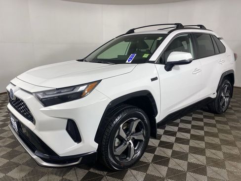Used 2023 Toyota RAV4 SE w/ Weather & Moonroof Package image 3