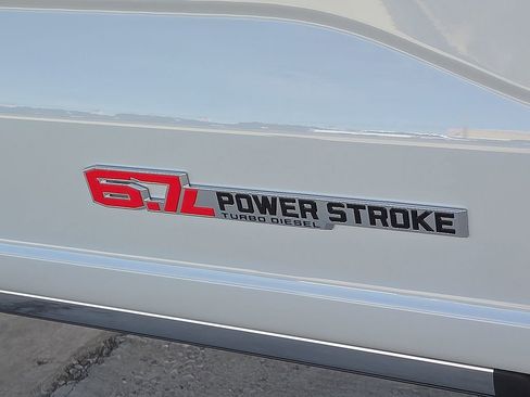 Used 2025 Ford F450 Platinum w/ FX4 Off-Road Package AWD/4WD image 13