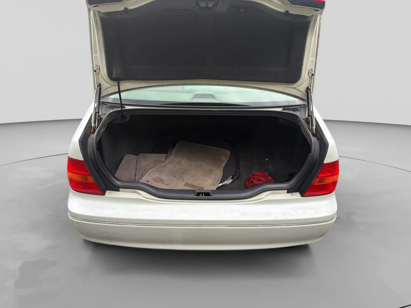 Used 2003 Lexus LS 430 RWD image 19