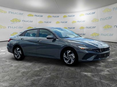 New 2025 Hyundai Elantra SEL