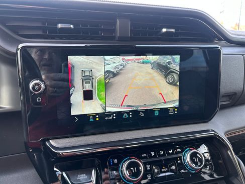 Used 2022 GMC Sierra 1500 AT4 w/ AT4 Premium Package image 11