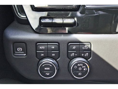 Used 2024 Chevrolet Silverado 1500 ZR2 w/ Technology Package image 16